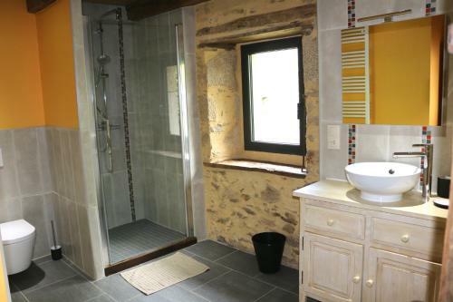 Grande Maison de Caract�re En Pierres -superbe Vue