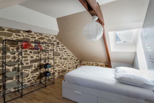 Saint Coulomb, Les Bas Chemins Maison