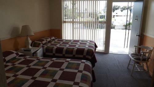 Motel Twin Lakes Inn