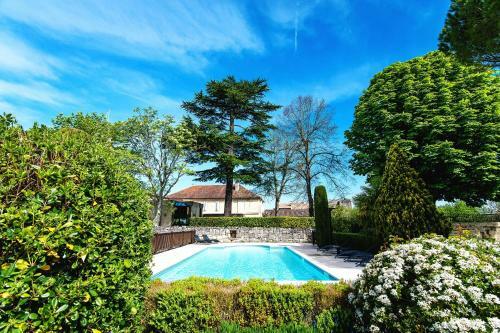 Hotel Au Logis Des Remparts