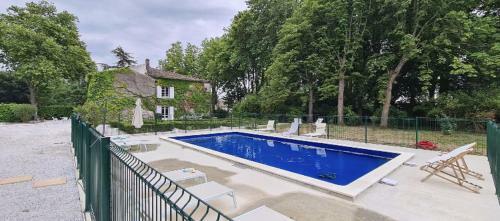 Bed & Breakfast Les Terrisses - Chambres D'h�tes Avec Piscine