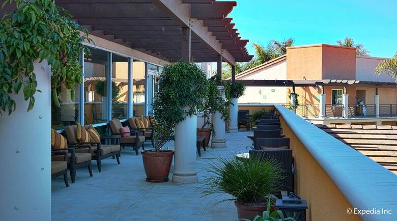 Grand Pacific Palisades Resort & Hotel