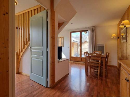 Chalet Le D�voluy, 3 Pi�ces, 6 Personnes - Fr-1-525-194