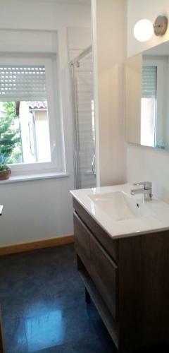 Apartamento Doux Et Chaleureux T2 Avec Balcon Et Parking.