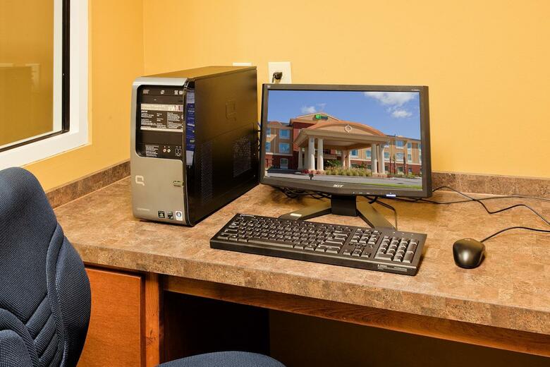 Holiday Inn Express Hotel & Suites Foley