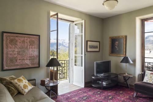 Authentic Apart 2br City Center + Mountain View