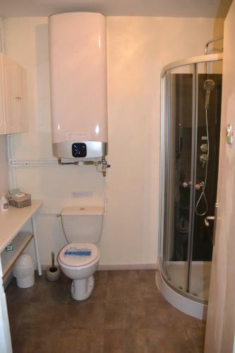 St Jean Du Gard : Spacious Apartment With Use Of Pool