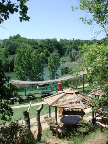 Hostal Roulottes Au Pied Du Vercors