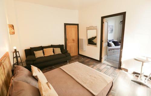 Maison Atypique Dans Cit� M�di�vale