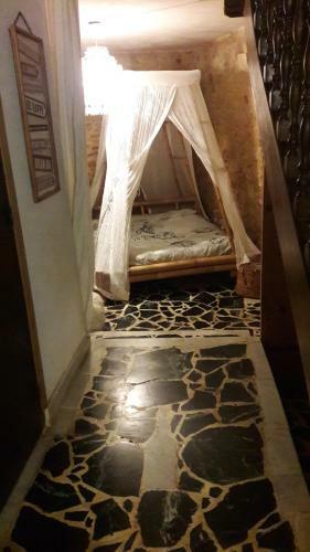 Maison Atypique Dans Cit� M�di�vale