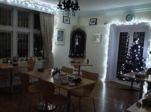 Hostal The White Lodge