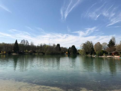 Le Chalet Du Lac - Domaine De La Goujonne