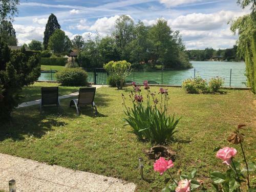 Le Chalet Du Lac - Domaine De La Goujonne