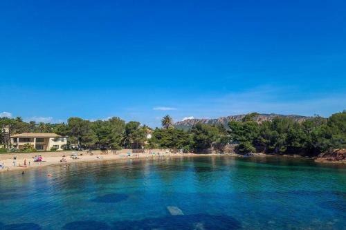 Renovated Apartment, Air-conditioned 5min From Sea