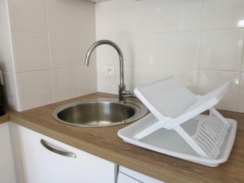 Maison Neuve Lumineuse Avec Jardin, Parking Priv�