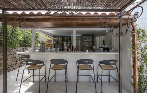 Hotel La Bastide Des Salins