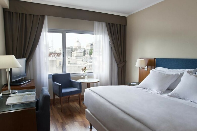 Hotel NH Montevideo Columbia