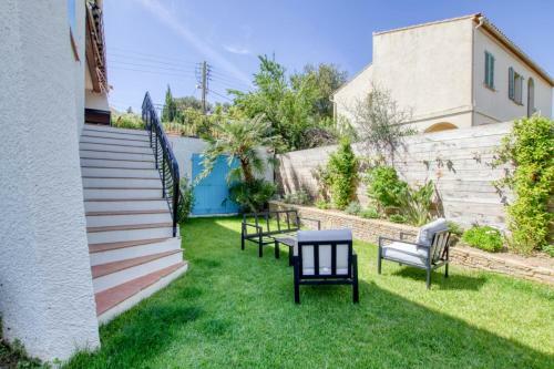 Elegant House With Terrace Garden And Pool
