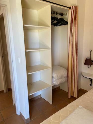 Apartamento Bright Apt With Terrace In Saumane De Vaucluse