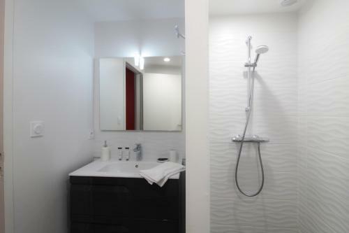 Apartamento Les Vagues Avec Jacuzzi Privatif & Parking Priv�