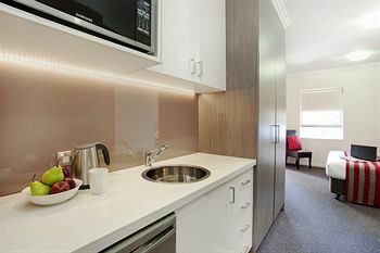 Aparthotel Adara Camperdown Hotel