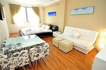Posh Hotel