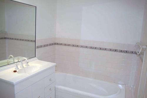 Sydney Inner City Sanctuary- 2 Bedroom Apartment