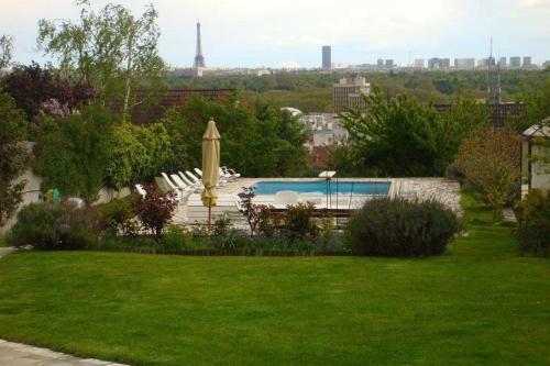 Remarkable 3-bed House In Suresnes Facing Paris