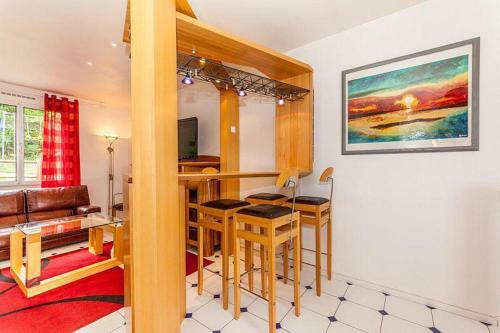 Remarkable 3-bed House In Suresnes Facing Paris