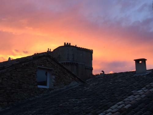 Bed & Breakfast Les Aigui�res En Provence