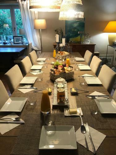 Bed & Breakfast Les Aigui�res En Provence