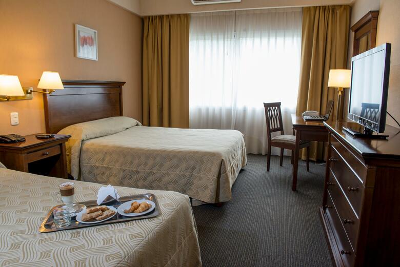 Hotel Howard Johnson Pilar Resort Spa & Convention Center