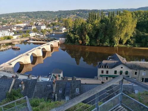 Hostal Les Gites De La Haute Bigassou