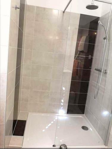 Chez Tatie Guyl�ne