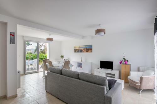 Flochou�t - Maison Avec Jardin - Tr�livan Proche Dinan