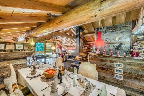 Chalet Iseran - Chalets Pour 15 Personnes 10