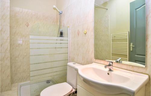 Nice Apartment In Uz�s With Wifi And 1 Bedrooms
