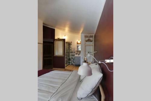 Belle Long�re Au Calme - L'auguste Maison D'h�tes