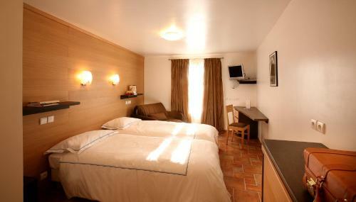Hostal Chalet Colinn