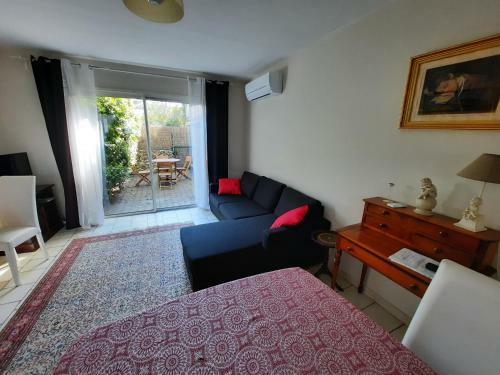 Apartamento Coquet T2 ,terrasse,parking ,4 Kms D Avignon