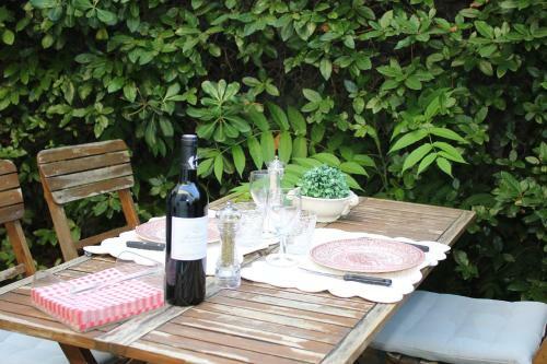 Apartamento Coquet T2 ,terrasse,parking ,4 Kms D Avignon