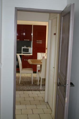 Apartamento Coquet T2 ,terrasse,parking ,4 Kms D Avignon