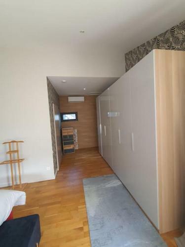 Villeneuve Les Avignon, Villa Enti�re En Provence