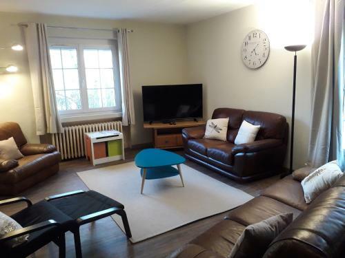 G�te Pour 8 - Axe Sedan Charleville