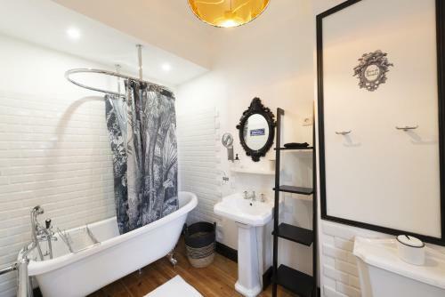 Hostal Domaine Les Tilleuls