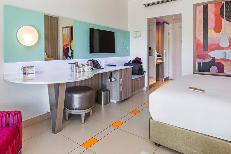 Hotel Cabanas Sun City