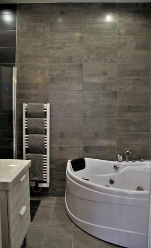 Apartamento Cocon De Lyon, Charpennes, Jacuzzi Et Emplacement Id�al