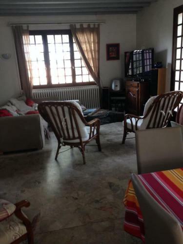 Nice Villa With Outbuilding In Pyla Sur Mer