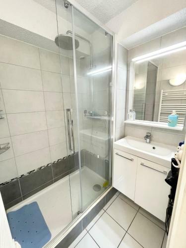 Charmante Maisonnette � 2 Pas Des Plagespiscine