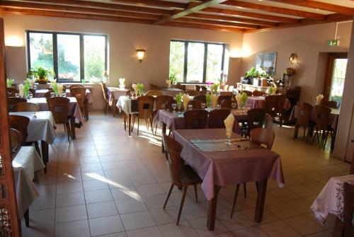 Hotel H�tel Restaurant Les Platanes